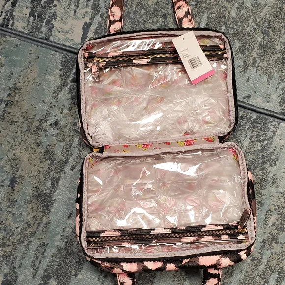 Betsy Johnson Nwt Travel Case Bag Pink Floral - Picture 2 of 6